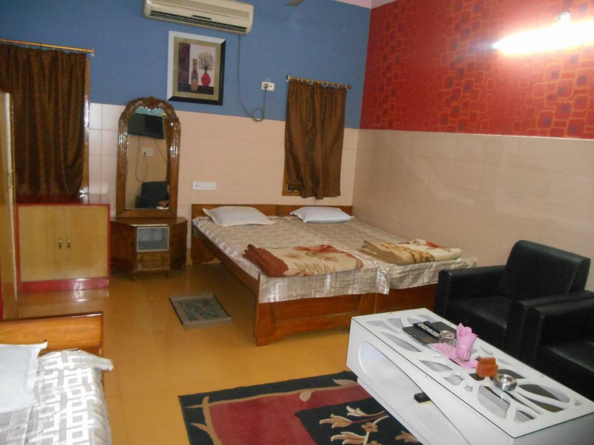 Hotel Surja Laxmi Raiganj Экстерьер фото